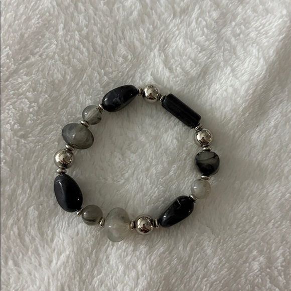 Chic Black and Silver Beaded Bracelet - Picture 2 of 3